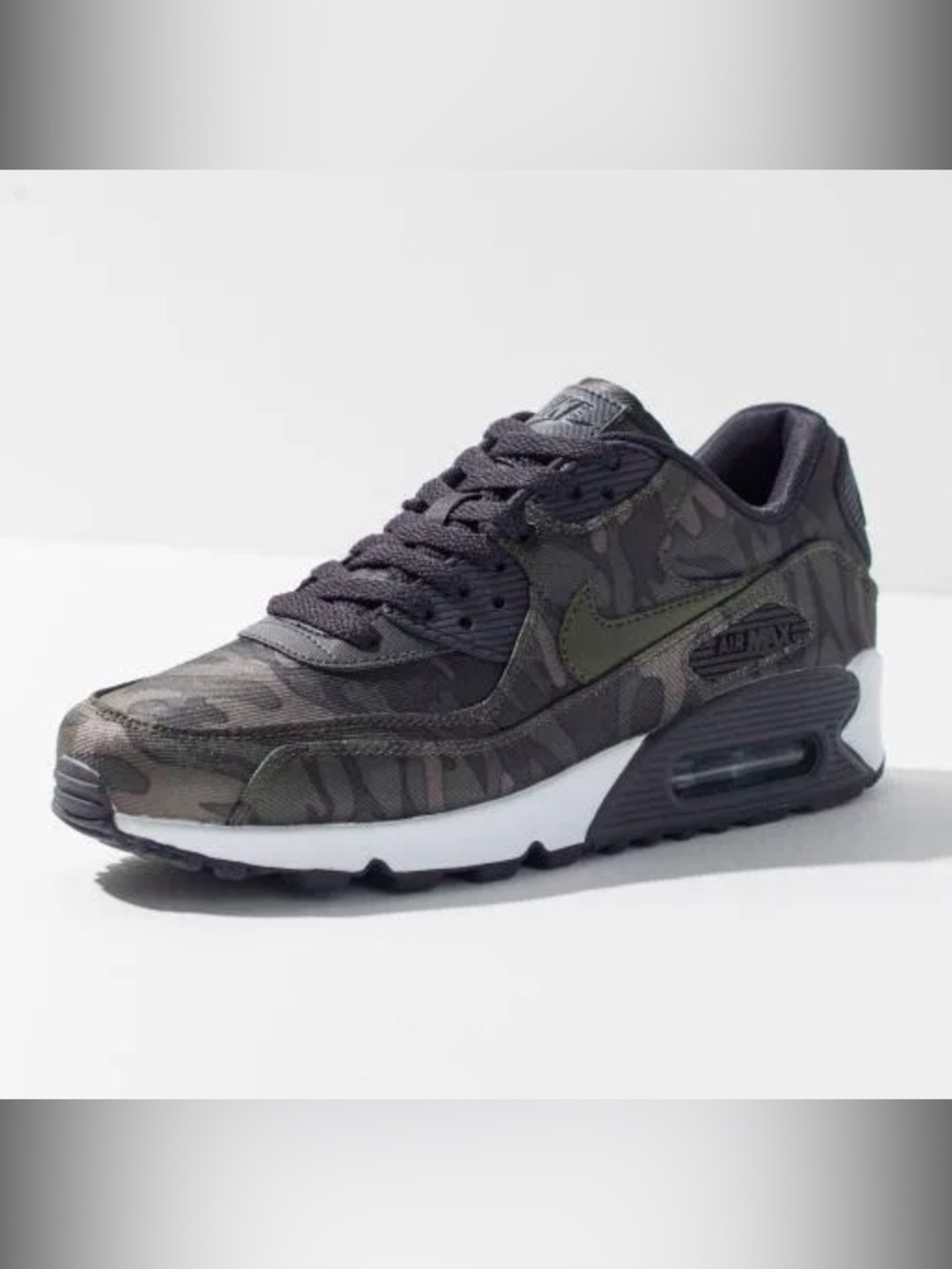 Nike women’s Air Max 90 CSE
SIZE 7.5 Oil grey/cargo khaki- white
With box - Picture 2 of 14
